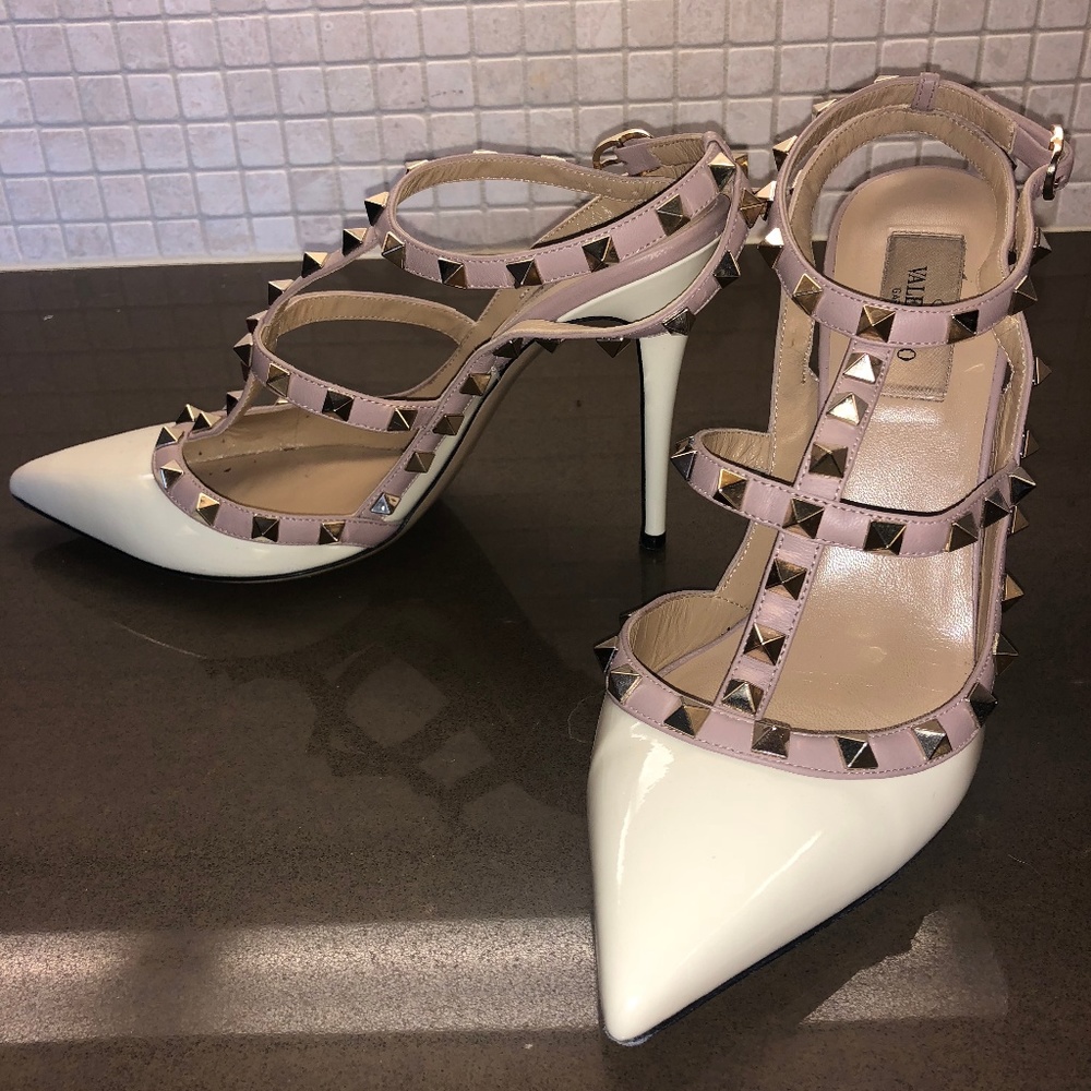 VALENTINO GARAVANI Rockstud T-Strap Pump with Box - Picture 1 of 5